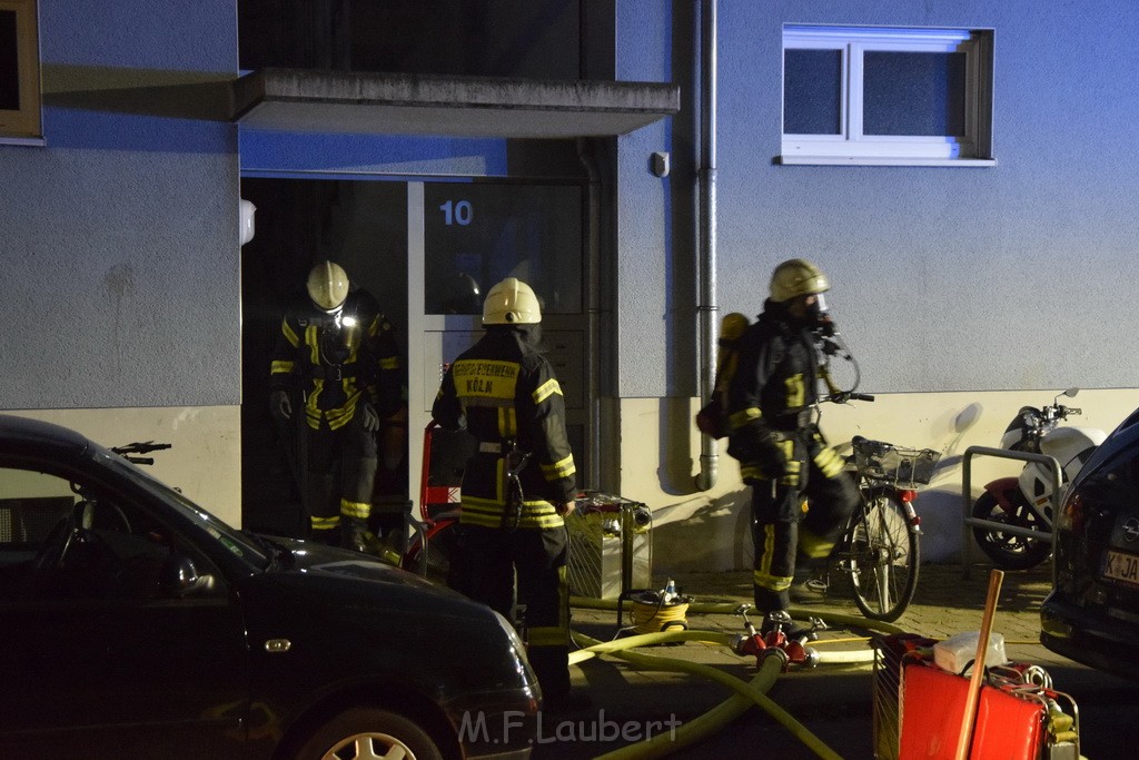 Feuer 2 Y Kellerbrand Koeln Ostheim Ruppinerstr P096.JPG - Miklos Laubert